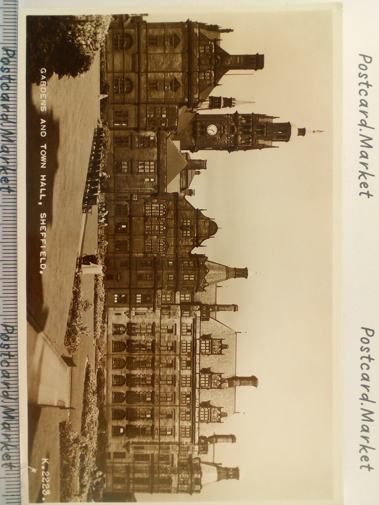 /UK/UK_place_195x_Gardens and Town Hall in Sheffield.jpg